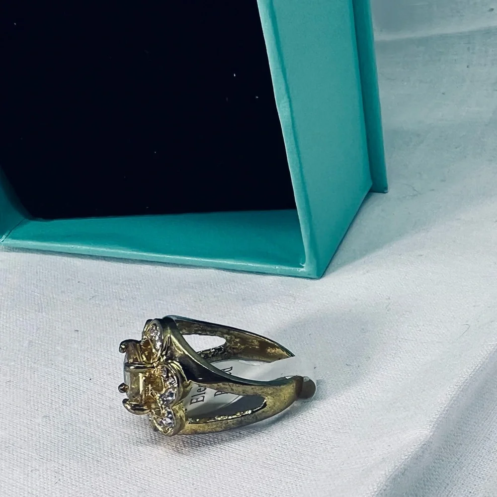 Gorgeous Big Statement Ring Vintage Deadstock 90s Glam
